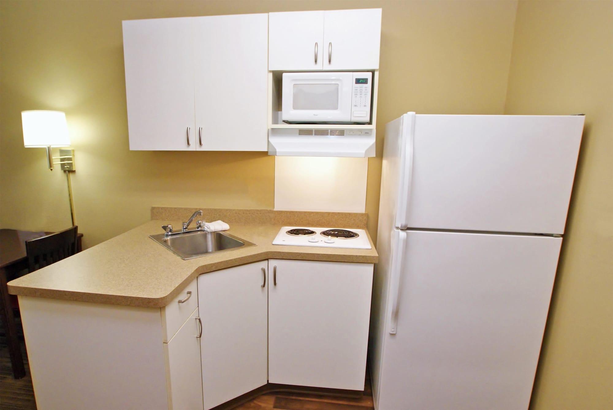 Extended Stay America Suites - Indianapolis - Каслтон Экстерьер фото