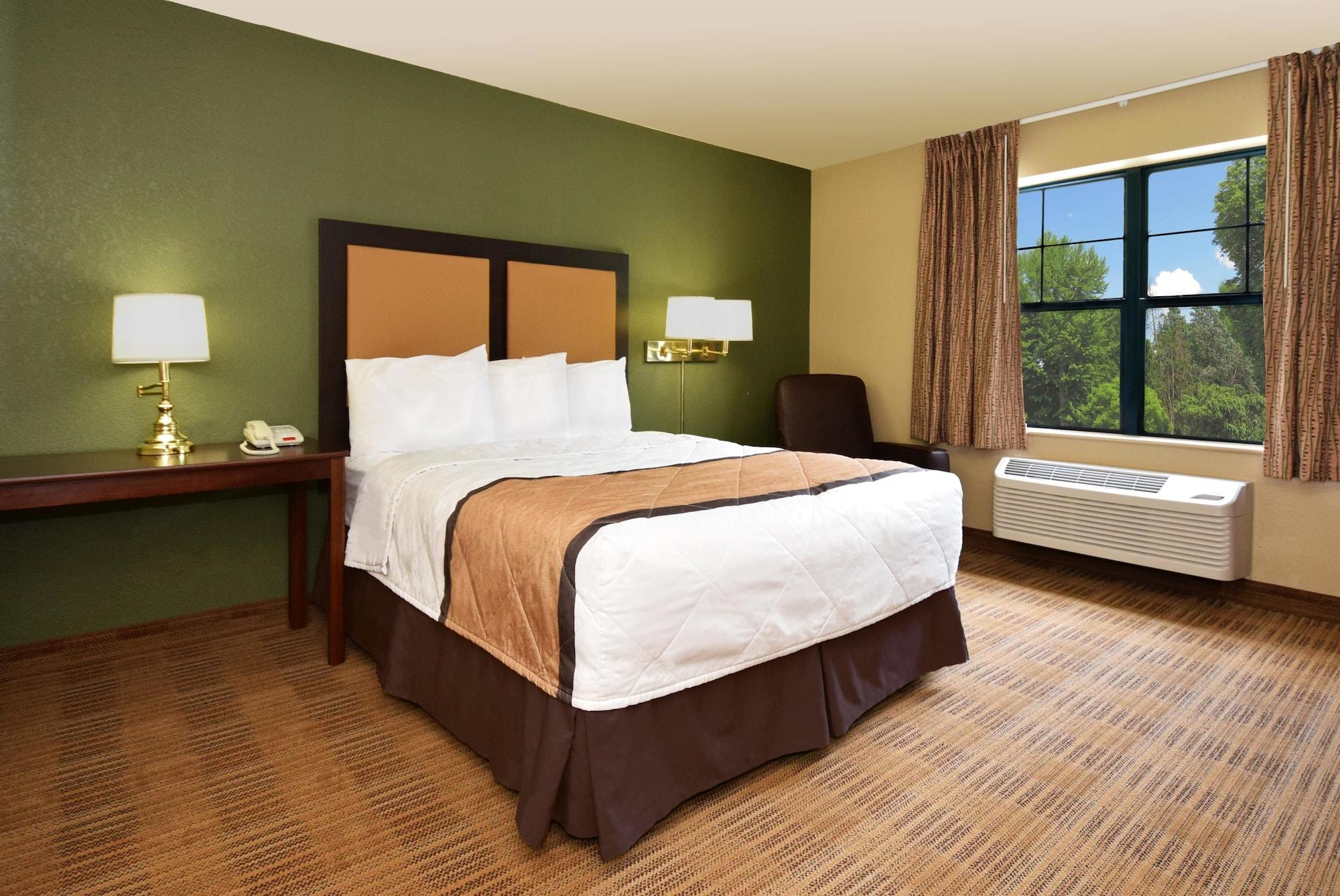 Extended Stay America Suites - Indianapolis - Каслтон Экстерьер фото