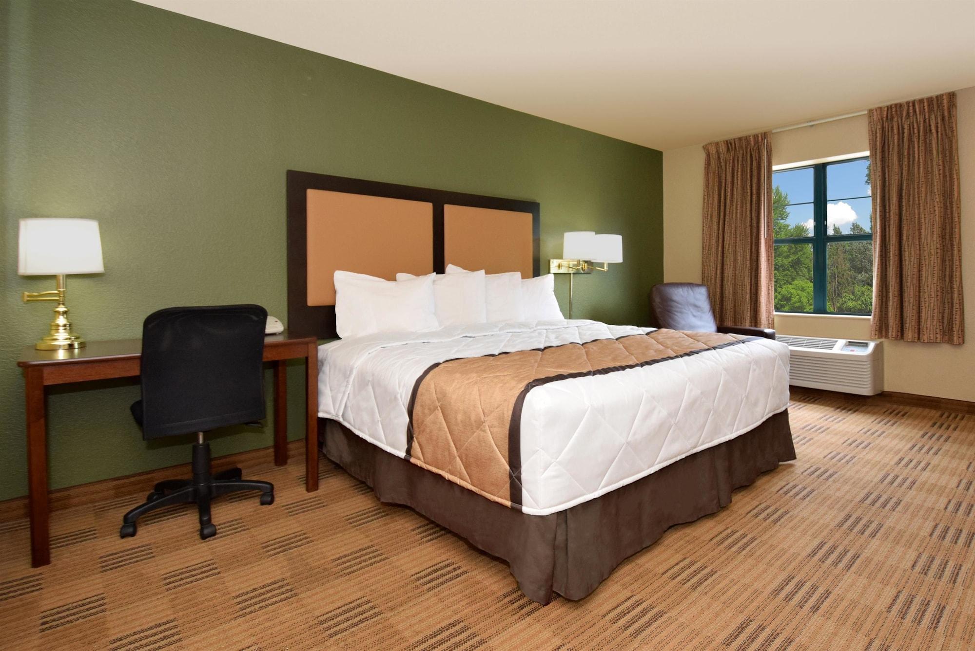 Extended Stay America Suites - Indianapolis - Каслтон Экстерьер фото